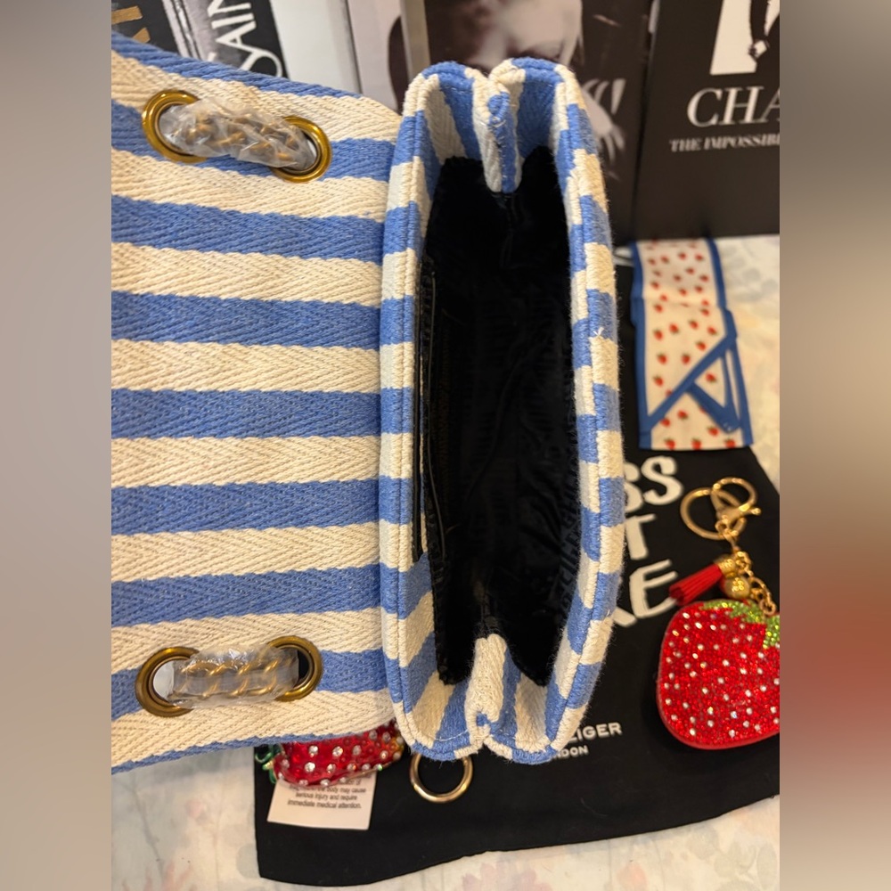 🍓NWT KURT GEIGER KENSINGTON Striped Bag/Crossbody & Everything you see - Picture 8 of 16